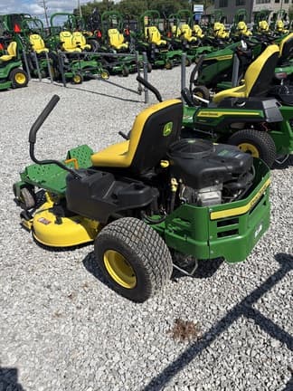 Image of John Deere Z335E equipment image 1