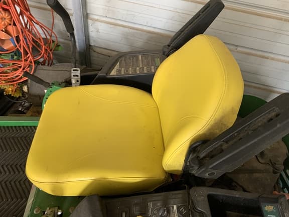 Image of John Deere Z445 equipment image 1