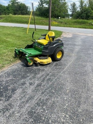 2014 John Deere Z445 Equipment Image0