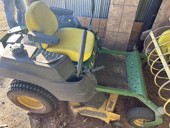 2014 John Deere Z445 Equipment Image0