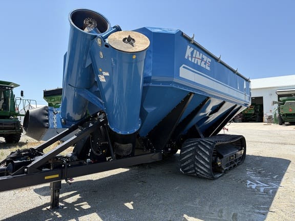 2014 Kinze 1300 Equipment Image0