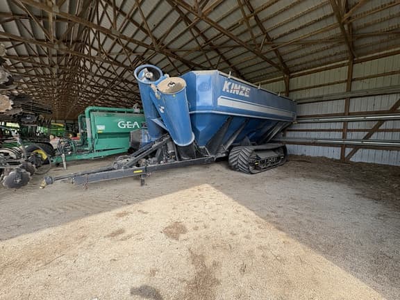 Image of Kinze 1300 equipment image 1