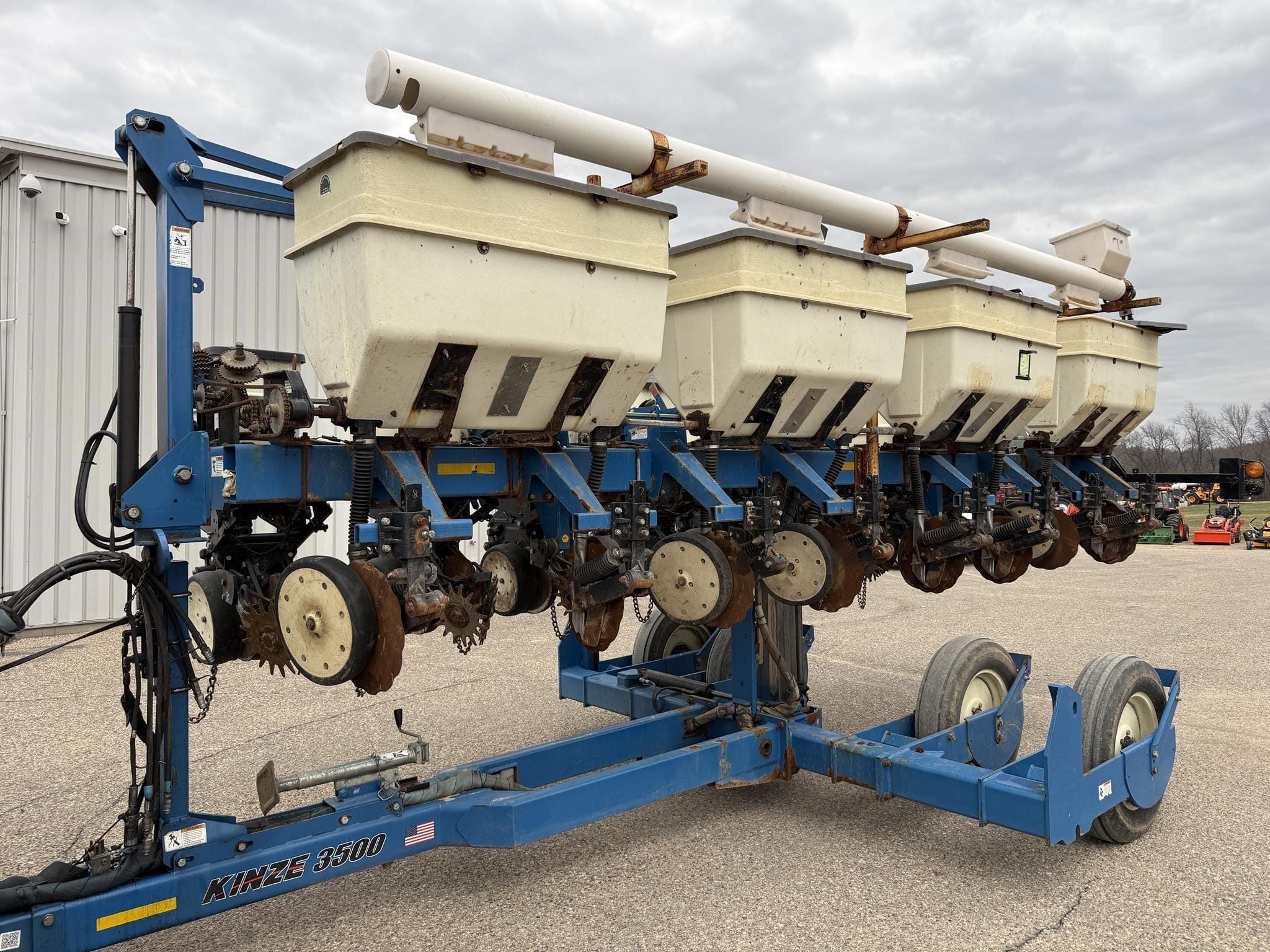 2014 Kinze 3500 Equipment Image0