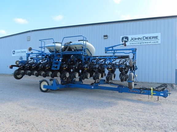 2014 Kinze 3600 Equipment Image0