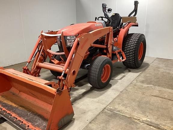 Image of Kubota L4060 Primary image