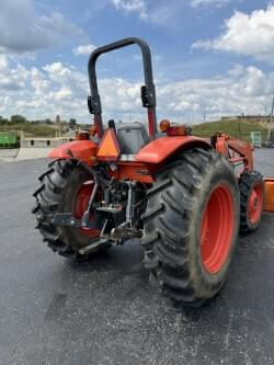 Image of Kubota M7060 equipment image 3