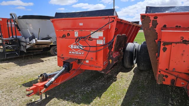 Image of Kuhn Knight 8124 equipment image 2