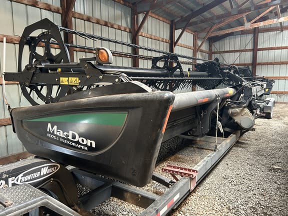 Image of MacDon FD75-S equipment image 1