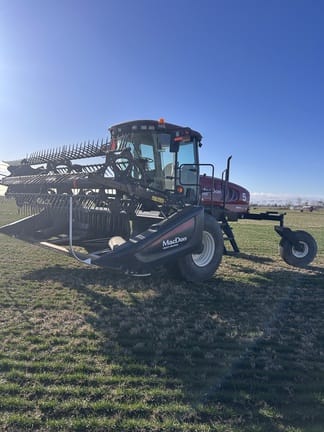 2014 MacDon M155 Equipment Image0