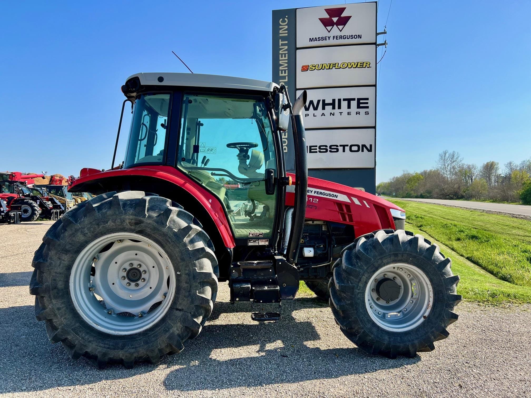 2014 Massey Ferguson 5612 Equipment Image0