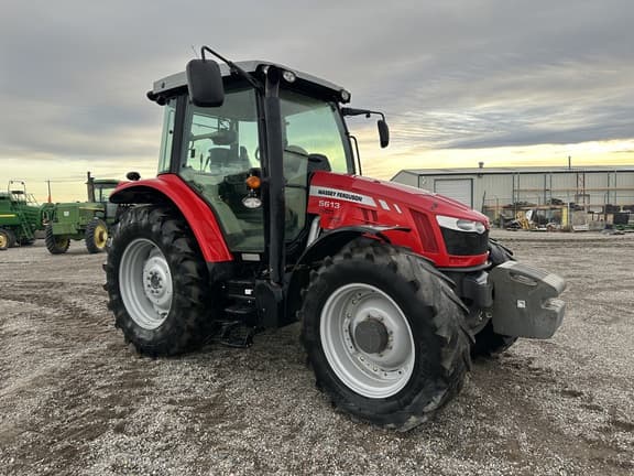 Image of Massey Ferguson 5613 equipment image 3