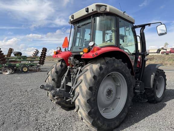 Image of Massey Ferguson 5613 equipment image 3