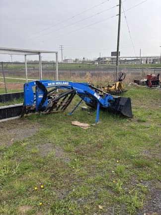 Image of New Holland Boomer 47 equipment image 3