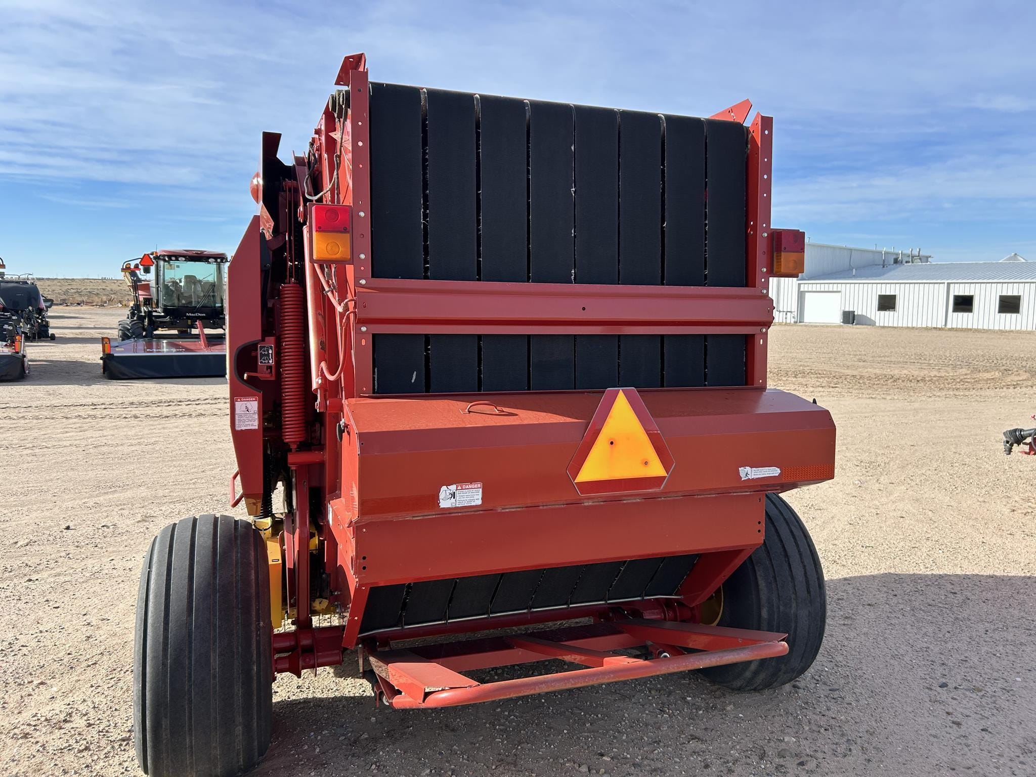 2014 New Holland BR7090 Equipment Image0