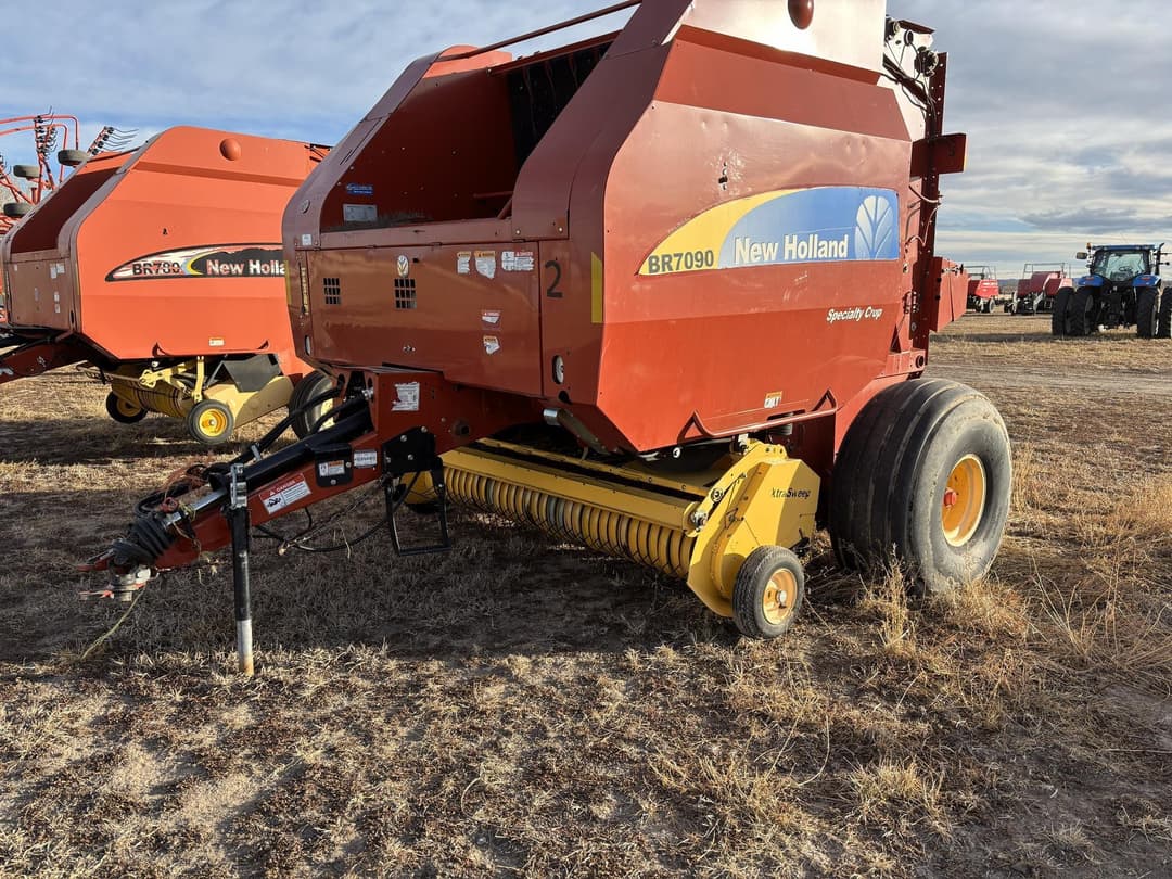 Image of New Holland BR7090 Image 1