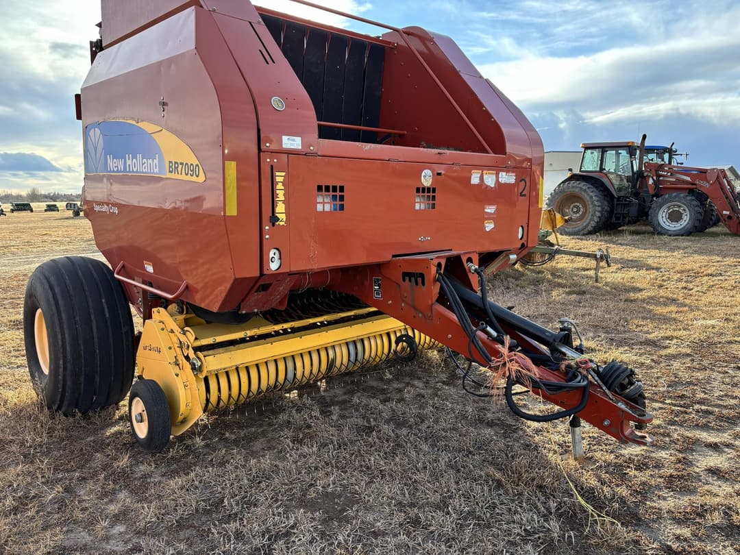 Image of New Holland BR7090 Image 0