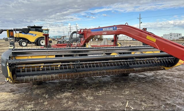 Image of New Holland H7150 equipment image 3
