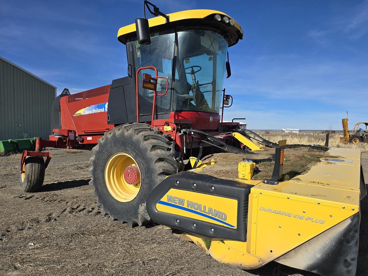 2014 New Holland H8080 Equipment Image0