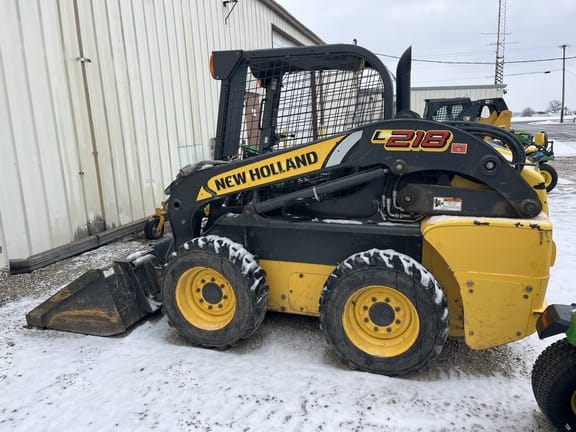 2014 New Holland L218 Equipment Image0