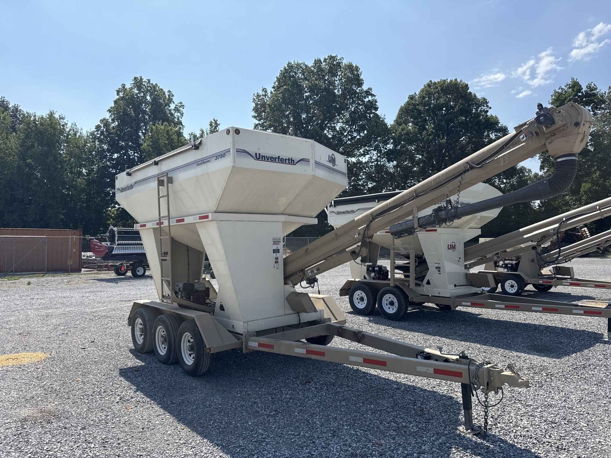2014 Unverferth 3750 Equipment Image0