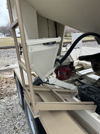 Image of Unverferth 3750XL equipment image 2