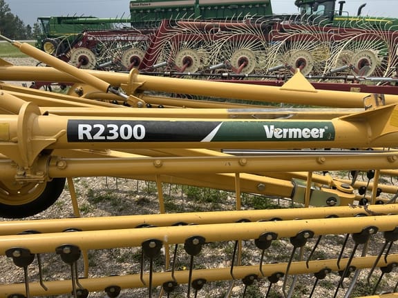2014 Vermeer R2300 Equipment Image0