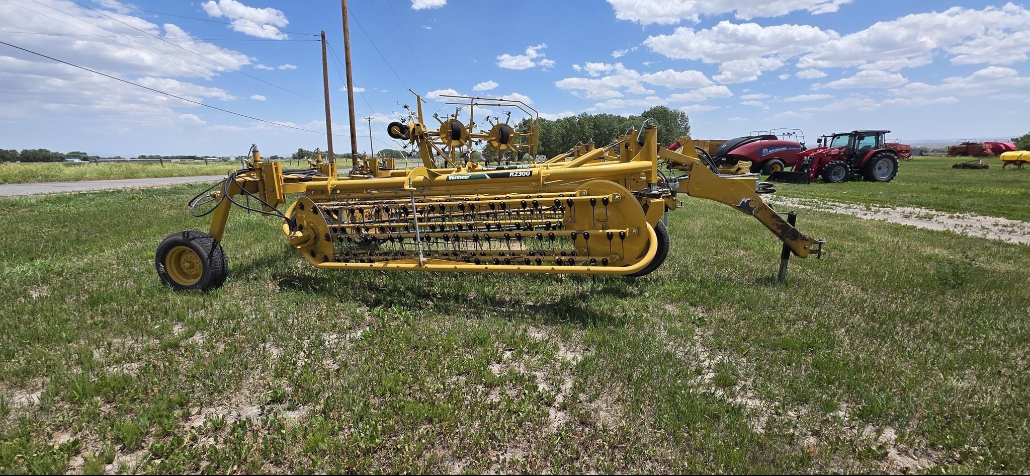 2014 Vermeer R2300 Equipment Image0