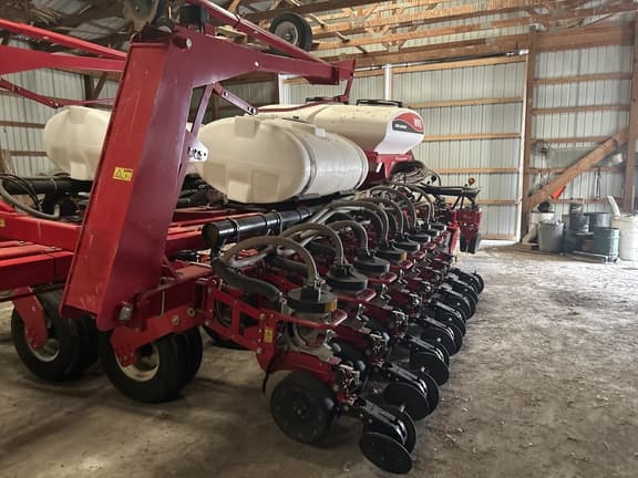 Image of White 8524 equipment image 3