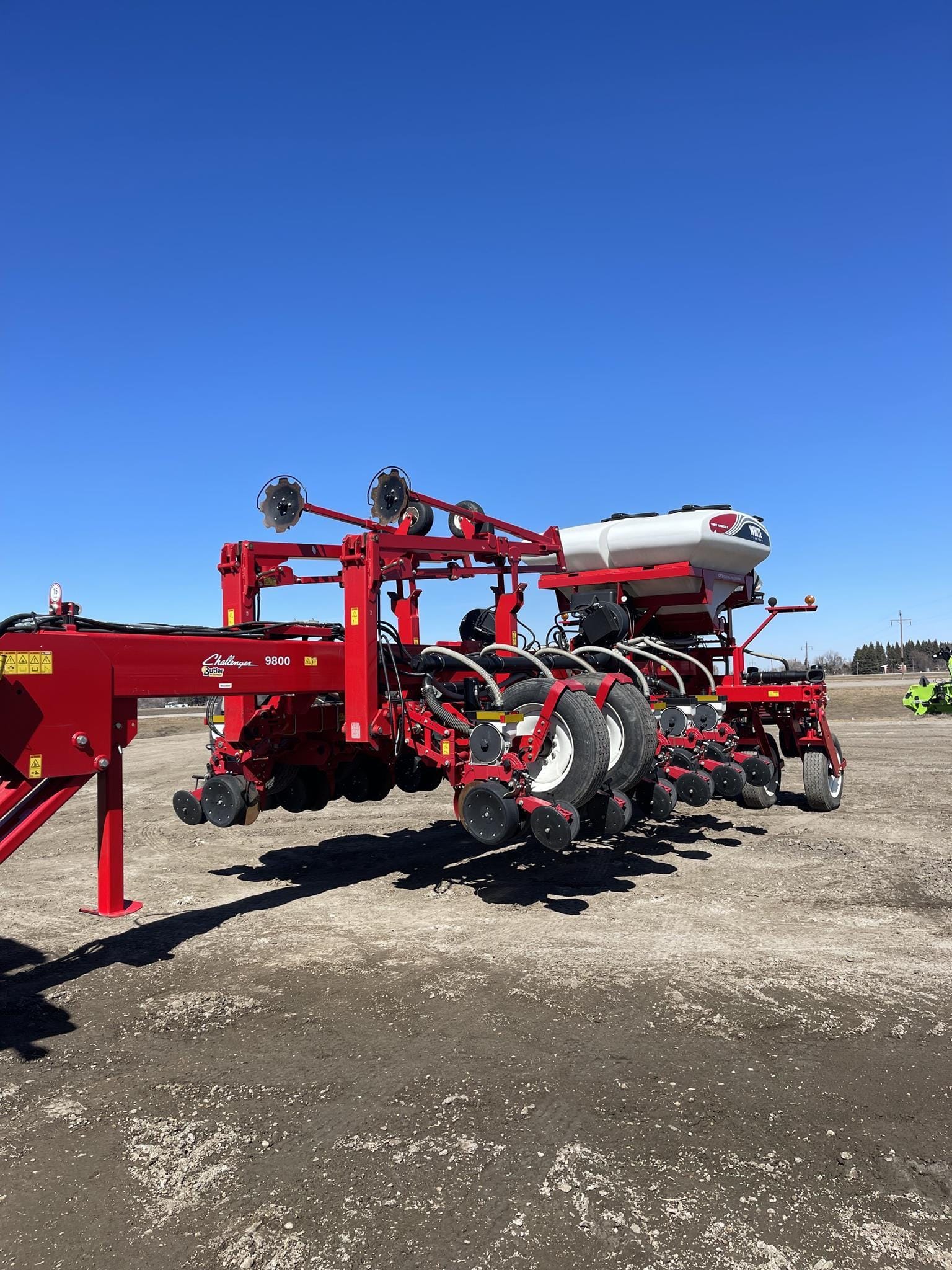 2014 White 9816 Equipment Image0