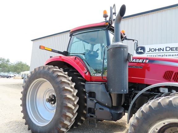 Image of Case IH Magnum 240 equipment image 4