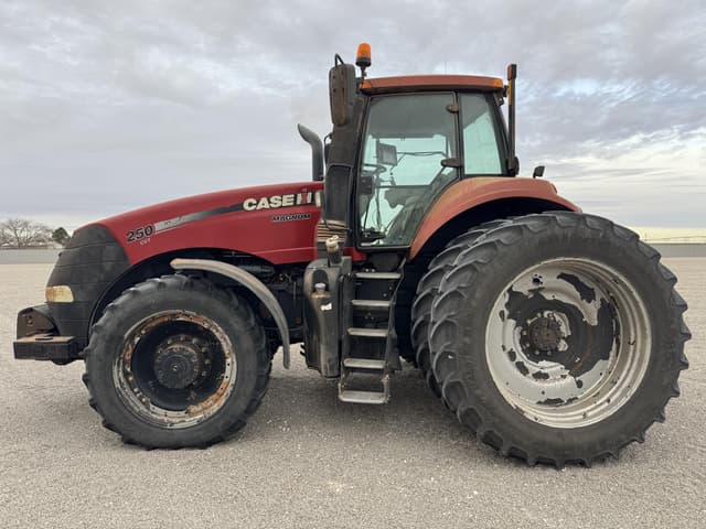 Image of Case IH Magnum 250 CVT equipment image 3