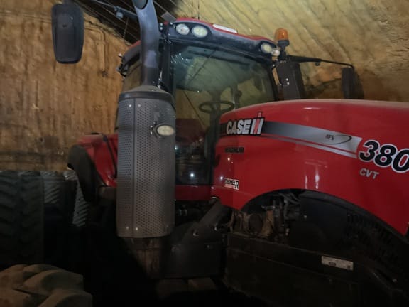 2015 Case IH Magnum 380 RowTrac Equipment Image0