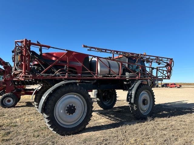 Image of Case IH Patriot 3240 equipment image 4