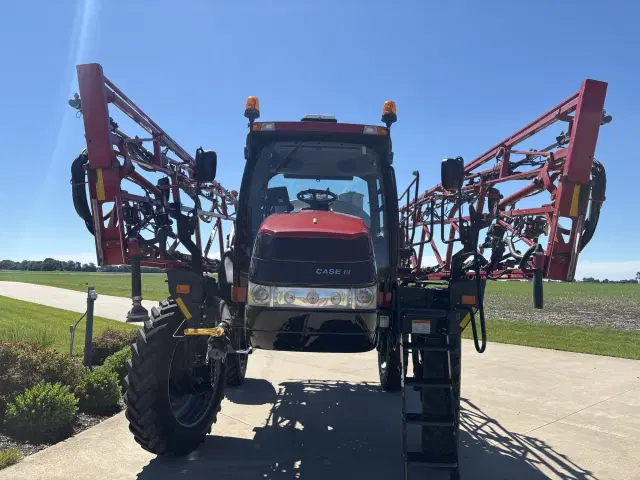Image of Case IH Patriot 3340 equipment image 3
