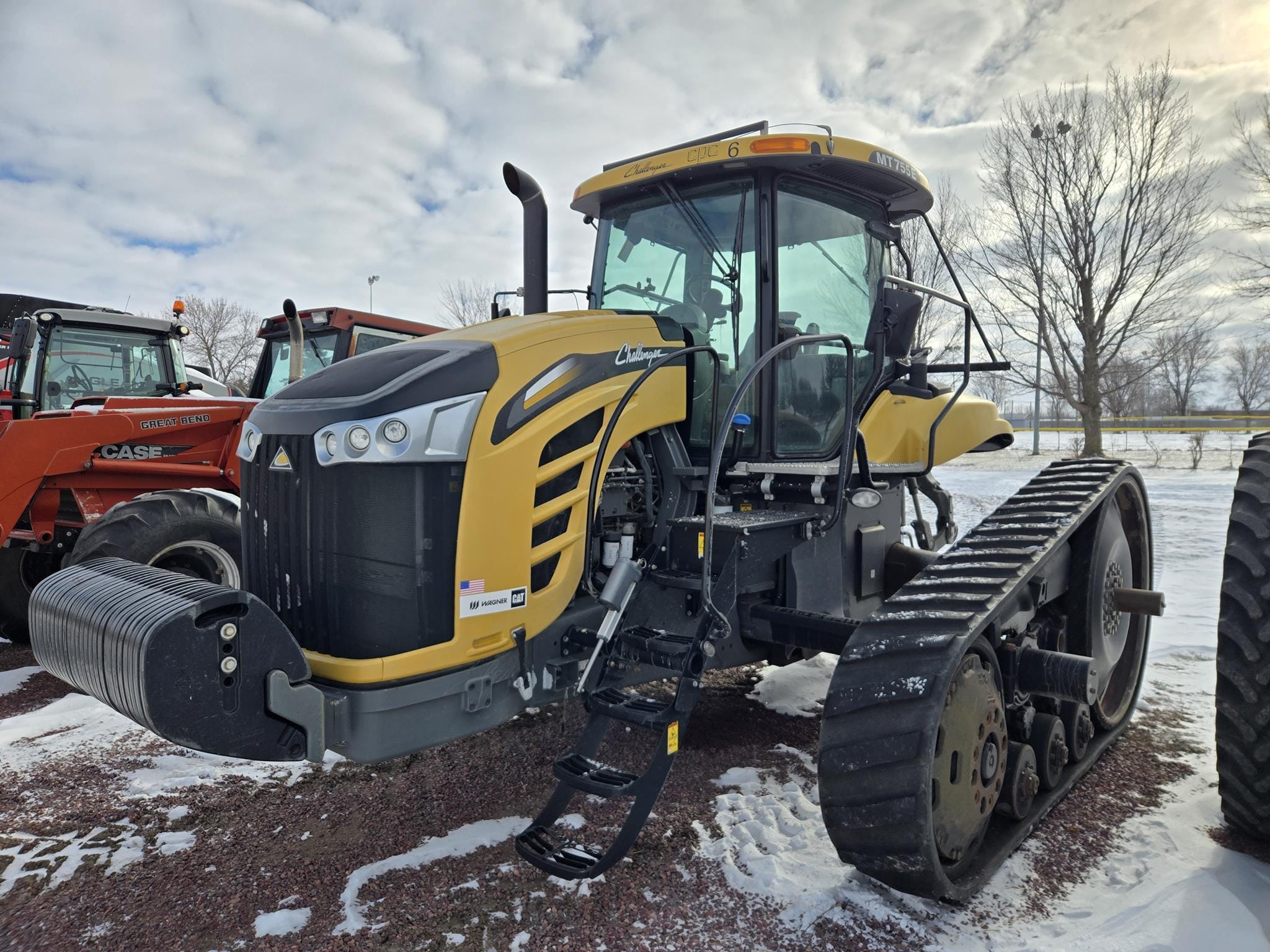 2015 Challenger MT755E Equipment Image0