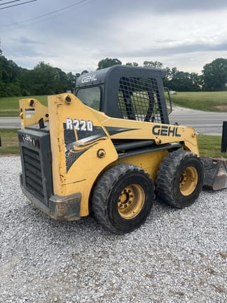 2015 Gehl R220 Equipment Image0