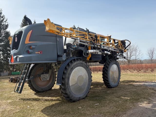 Image of Hagie STS12 equipment image 2