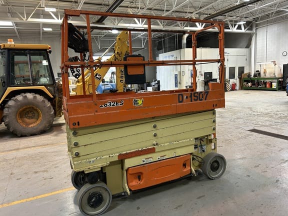 2015 JLG 2632ES Equipment Image0