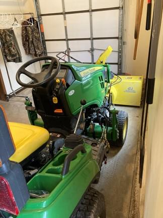 Image of John Deere 1023E equipment image 4