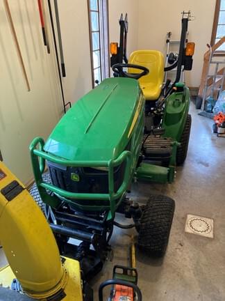 Image of John Deere 1023E equipment image 2