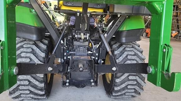 Image of John Deere 1025R equipment image 3