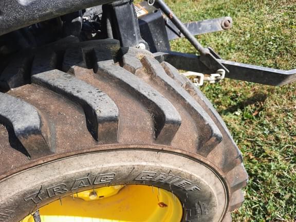 Image of John Deere 1025R equipment image 4