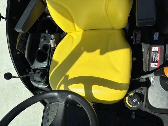 Image of John Deere 1025R equipment image 3