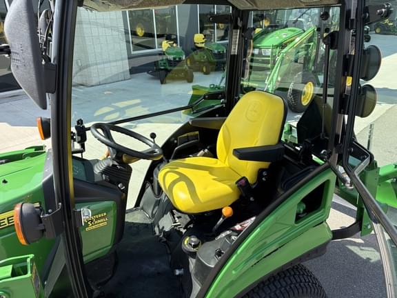 Image of John Deere 1025R equipment image 4
