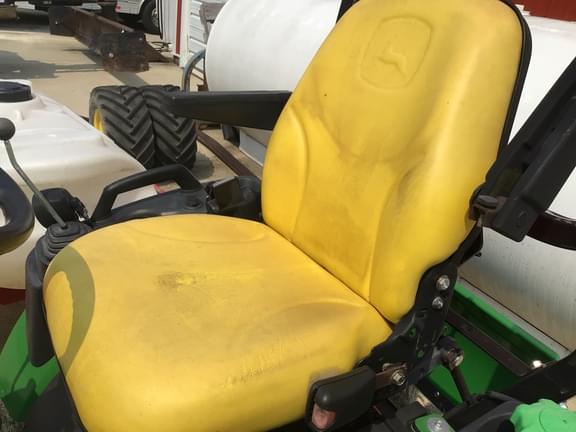 Image of John Deere 1025R equipment image 4