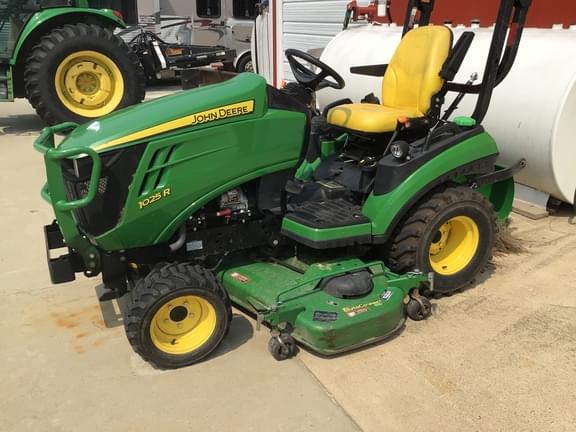 Image of John Deere 1025R equipment image 1
