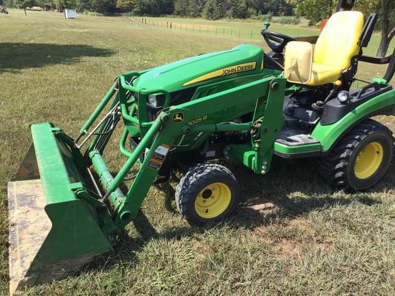 Image of John Deere 1025R equipment image 2