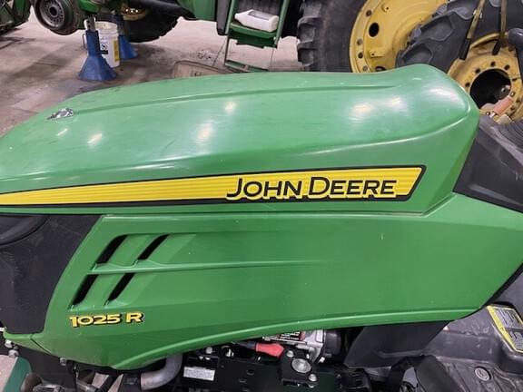 Image of John Deere 1025R equipment image 3