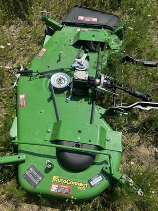 Image of John Deere 1025R equipment image 4