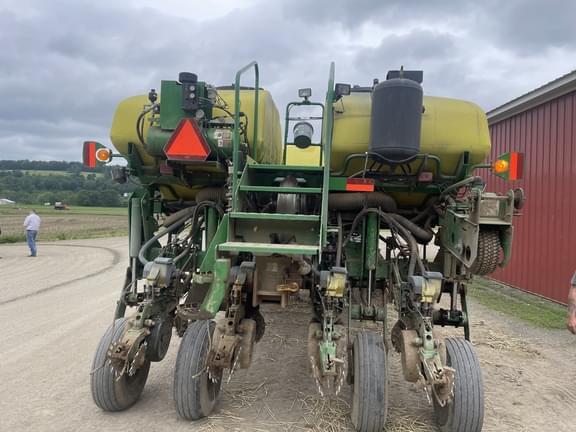 Image of John Deere 1775 equipment image 4